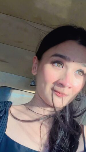 Celesti Bairagey Instagram - Trying to live my #bollywood soul in an #auto ride, resulting in #bloopers 🥺🤍
#indianwear #blacksaree
#sunkissed