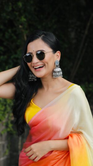 Celesti Bairagey Instagram - #late for #trend but why not🙈
So here is #whatjhumka 💛

HMU @kashishjain613 
Shot by @udfilmsandphoto 

#makeupideas #makeupartist #makeuplook #makeuplover #rockyaurranikipremkahani #rani #indian #indianwear #transition
