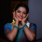 Chitra Instagram - “With the new day comes new strength and new thoughts.”😍🥰😍 Saree by @yaalaboutique Blouse by @as_ladies_stitch