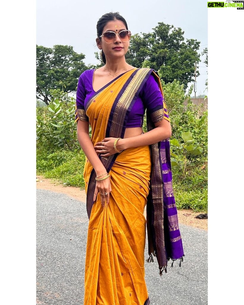 Cookies Swain Instagram - This beautiful Saree from @fashion.store1299 ❤️ Cuttack, Odisha