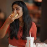 Deepika Venkatachalam Instagram – When I need a taste of home, Popeyes is where I go. It’s comfort and flavor in every bite! 🍗 @popeyes_india 🧡

Now serving at these new destinations – 
1) ECR, Chennai – 29th Sep
2) Besant Nagar, Chennai – 30th Sep
3) KK Nagar, Madurai – 30th Sep 

#popeyesindia #popeyesinchennai #chennai #friedchicken #lovethatchicken #storelaunch #ECR #Besant Nagar #Madurai