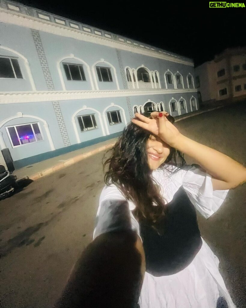 Denisha Ghumra Instagram - Literally had no one to capture, But i atleast wanted a memory of being here for my first Hindi Film 💫 . God surely has his ways 🌸 . #ramojifilmcity #ramojifilmcity🎬 #denishaghumra Ramoji Film City