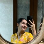 Deshna Dugad Instagram - Not the best one…😎😒 This song has a vibe 🥳✨ @dhvanibhanushali22 ♥️ . . #deshna #deshnadugad