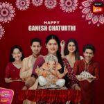 Deshna Dugad Instagram - Pushpa Impossible ke parivar ke taraf se app sab ko Happy Ganesh Chaturthi ❤️😍 Dekhiye #PushpaImpossible Somwar se Shaniwar raat 9:30 baje, sirf SonySAB par. #PushpaOnSAB @deshnadugad5 @naveen_pandita @karunakanchan @garima.parihar @iamdarshangurjar @sonysab @hatsoffproduction #TEAMPUSHPAIMPOSSIBLE