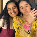 Deshna Dugad Instagram - It is what it is 🤷🏻‍♀️ . . #deshna #deshnadugad #vrindaduvani #bestfriends #bestus