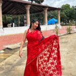 Deshna Dugad Instagram - A saree is not just an attire, it's an emotion.♥️🔥 . . Can’t get over this look 🥰🥹 . . #deshna #deshnadugad #saare #saree #lovelook