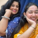Deshna Dugad Instagram - Generational twinning!!! Drop 💙💛💙💛 hearts in the comment section 👇🏼 @deshnadugad5 and her mom looking extremely elegant in our Rangisa 2.0 Kaftaans ❤️ Wishing you all a Happy Rakhi in Advance! ✨ . . . . #deshnadugad #pushpaimpossible #childactor #indianserial #rakhshabandhan #viralpost #buynow #shopnow #share