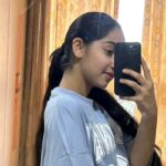 Deshna Dugad Instagram - What should be my name as i click too many mirror selfies😂🫶🏻 . . #design #deshna #deshnadugad #mirrorselfies
