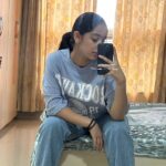 Deshna Dugad Instagram - What should be my name as i click too many mirror selfies😂🫶🏻 . . #design #deshna #deshnadugad #mirrorselfies