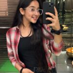 Deshna Dugad Instagram - Mirror selfies are the best 😎♥️ . . #deshna #deshnadugad #mirrorselfie #selfietime #photos #photooftheday