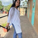 Deshna Dugad Instagram - You can't scroll without complimenting my new Kurti swag.😎 . . #deshna #deshnadugad #kurti #indianfood #indiandresses #kurtilover #kurtis #kurtidress #indianclothes #indian #instagrampost