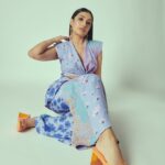 Dhanashree Verma Instagram - Becoming the best version of yourself requires you to continuously edit your beliefs and to upgrade & expand your identity 🔥 📸: @anurag_kabburphotography MUA: @preetydhillon_mua Outfit: @zi.p__ by @payal_zinal Earrings @rubans.in @oakpinionpr Shoes @melissashoesindia @sallyruchi Styled by: @sanchi.gupta011 Hair: @hairbyswatitare14