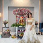 Dhanashree Verma Instagram - Happy Ganesh Chaturthi ♥️✨ Best time of the year… sending best wishes to everyone Thank you @fiorellaindia for the most stunning decor ✨ Outfit @kritikakatariaofficial Earrings @the_bling_girll Styled by @anshikaav Assisted by @bhatia_tanisha
