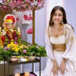 Dhanashree Verma Instagram - Happy Ganesh Chaturthi ♥️✨ Best time of the year… sending best wishes to everyone Thank you @fiorellaindia for the most stunning decor ✨ Outfit @kritikakatariaofficial Earrings @the_bling_girll Styled by @anshikaav Assisted by @bhatia_tanisha