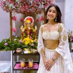 Dhanashree Verma Instagram - Happy Ganesh Chaturthi ♥️✨ Best time of the year… sending best wishes to everyone Thank you @fiorellaindia for the most stunning decor ✨ Outfit @kritikakatariaofficial Earrings @the_bling_girll Styled by @anshikaav Assisted by @bhatia_tanisha