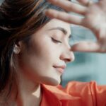 Dhanashree Verma Instagram - Dull Skin Ko Kaho Bye Bye @dotandkey.skincare Vitamin C+E Moisturiser is lightweight, has sorbet-like texture that intensely moisturises my skin. I love how my skin appears even-toned, moisturized & glowing 🧡🧡 Look no further, and get yours now from @dotandkey.skincare and use my code DHANASHREE10 for additional love #byebyedullskin #glowingskin #VitaminCForSkin #ad #collaboration