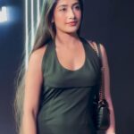 Dhanashree Verma Instagram - When you don’t have time to click any pictures but thanks to paparazzi and my @dhanashreefever_ for sharing these pictures 🚀♥️
