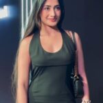 Dhanashree Verma Instagram - When you don’t have time to click any pictures but thanks to paparazzi and my @dhanashreefever_ for sharing these pictures 🚀♥️