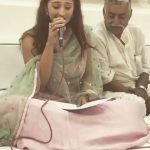 Dhvani Bhanushali Instagram - 19 year old Dhvani would have never imagined this life❤️I want to share this video just as I reflect on how far I’ve come how much i am learning and continue to do so. For my dadu who I sang this for on Ganapati and my family who’s had my back and Instilled so much of our culture and tradition in me ❤️ I have a long way to go and a lot more to share and I’m on it ❤️ Also, Happy Navratri 💃❤️