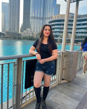 Diana Khan Instagram - Habibti is back 😋🇦🇪