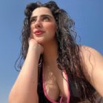 Diana Khan Instagram – You got me hooked with your love controller🥰 #dubai🇦🇪 Kite Beach Dubai