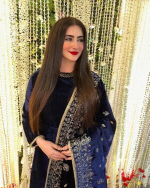 Diana Khan Instagram - Shor si hai zindagi meri🥀
Sukoon sa hai ishq tera ❤️‍🔥