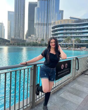 Diana Khan Instagram - Habibti is back 😋🇦🇪