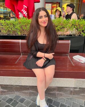 Diana Khan Instagram - 💘🦋🦋
