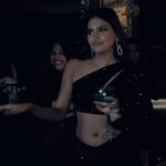 Dimpi Sanghvi Instagram - Housewarming Celebration 🥂 ✨ Thank you everyone for being part of this special occasion & gracing our home with so much love & warmth 🖤🖤 Wearing @labeld @dimpleshroffofficial Makeup by @kajolrpaswwanmakeupacademy Mumbai
