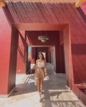 Dimpi Sanghvi Instagram - Ancient wonders, Modern delights #Jordan ♥️

@movenpicktalabay @goldcoastfilmsofficial @all_mea #MovenpickAqaba #LiveLimitless #LimitelessTravel #ALLrewards #ALLexclusive
#DimpiSanghvi #DimpiTravelDiaries #Jordan