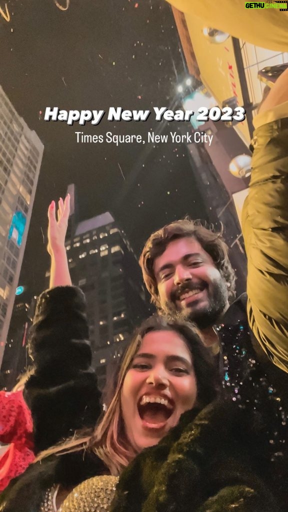 Dimpi Sanghvi Instagram - Ringing in the New Year at Times Square, New York 🗽🎉🍾🎊 #blessed #2023 #dimpitraveldiaries #travelreels #America #Christmas2022 #NewYears2022 #timessquarenewyearseve #timessquareballdrop #timessquarenyc #timessquarenewyork #newyearseve #newyears #indiantravelblogger #LuxuryTravelBlogger #LuxuryLifestyle #LuxuryFashion #mumbaibloggers #FashionBlogger #LifestyleBlogger #TravelBlogger #IndianInfluencer #mumbaitravelbloggers #usa #indiantravelinfluencer #mumbaiinfluencer #iamshashhtravels #newyorkbloggers #newyorkinfluencers #usabloggers Times Square Manhattan, New York