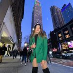 Dimpi Sanghvi Instagram - Concrete Jungle 🌿💚 #NewYork . . . #dimpitraveldiaries #travelreels #America #Christmas2022 #NewYears2022 #Winter #ootdfashion #indiantravelblogger #LuxuryLifestyle #LuxuryFashion #mumbaibloggers #IndianFemaleBloggers #FashionBlogger #LifestyleBlogger #TravelBlogger #IndianInfluencer #mumbaitravelbloggers #usa #indiantravelinfluencer #travelinfluencer #mumbaiinfluencer #newyork #brooklynbridge #newyorkinfluencers #newyorkbloggers #newyorkfashion #newyorkfashionweek #newyorker #newyorkcity Manhattan, New York