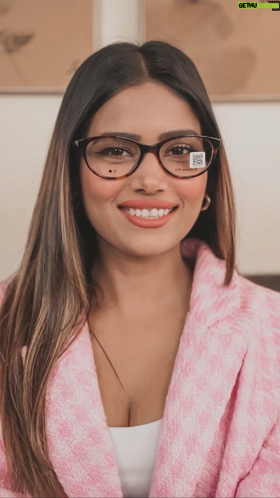 Dimpi Sanghvi Instagram - Lenskart@home is a convenience & hassle free process to get your eyes checked at the comfort of your home by @lenskart 💙 Use my code HECNEW01 to book it for FREE! - Complete 12 step eye check up ✅ - The whole family can get FREE eye test - You can upgrade your glasses by selecting out of 150+ Frame designs - Get your glasses delivered at home in 3 days or less . #Lenskart #LenskartAtHome #LenskartSquad #DimpiSanghvi #Ad