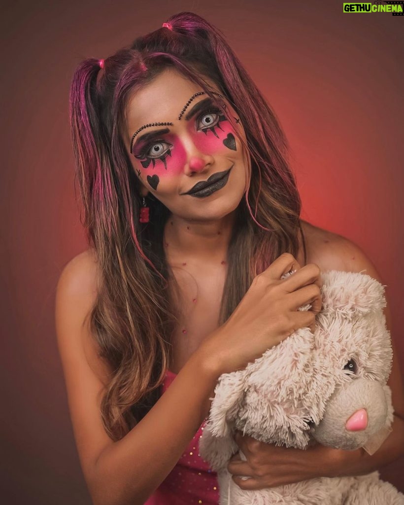 Dimpi Sanghvi Instagram - Circus of Horrors 🎪🤡🍿 Makeup - @ansarireshma_makeup Hair - @munirashaikh8083 Outfit - @urbanic_in #happyhalloween #halloween2022 #halloweencostumeideas #halloweenmakeup #halloweenmakeupideas #halloweenmakeuplooks #halloweenclownmakeup #halloweencircus #halloween #clownmakeup Mumbai