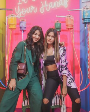 Dimpi Sanghvi Instagram - Some fun moments from @cosmoprofindia 🍭❤️

Had a ball visiting different beauty brand booths & creating content with my fellow creators.

#cosmoprof #dimpisanghvi #mumbaibeautybloggers #beautyexhibition #jioconventioncentre