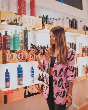 Dimpi Sanghvi Instagram - Proud to be an official blogger for @cosmoprofindia - India’s top B2B beauty exhibition held at @jioworldconventioncentre from 6th to 8th of October 💜

Checkout all the updates from the event on my stories 😃✨ 

#cosmoprof #dimpisanghvi #collab #beautyinfluencers #indianbeautyinfluencers