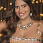 Dimpi Sanghvi Instagram - Nykaa Grand Festive Sale is Live 💥 with upto 50% off and here are the products you NEED for a Festive Glow under 2000 - ✨Neutrogena Hydro Boost Hyaluronic Acid Nourishing Cream ✨Swiss Beauty Liquid Concealer (02 Sand Sanble) ✨L’Oreal Paris Infallible 24H Fresh Wear Foundation in a Powder (200 Golden Sand) ✨Maybelline New York Fit Me Blush (50 Revolutionary) ✨Nykaa Lipstick (Let is snooze) ✨Renee Cosmetics Red Noir You just cannot miss on these grand deals! Go shop now from @mynykaa #NykaaGrandFestiveSale2023 #DimpiSanghvi #festivemakeup #makeup #beauty #festivelook #ad #paidpartnership