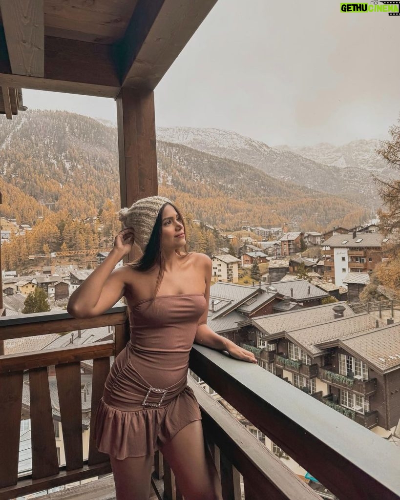 Dimpi Sanghvi Instagram - A huge thanks to @airbnb for this incredible stay in Zermatt, Switzerland 🤎❄️ Staying at La Vue Luxury Apartment, it is extremely gorgeous, luxurious & has made my dream of living in a wooden cottage on the snow clad mountain come true. It’s a 3 bedroom apartment with a bathtub right next to the bed. Can you believe that??? Also the host is very friendly & has made our stay very comfortable. Love you @airbnb 😘😘 Wearing this cute dress from @urbanic_in #airbnb #dimpitraveldiaries #zermatt #switzerland #dimpisanghvi #hosted #travelinfluencer #indiantravelinfluencers #travel #switzerland🇨🇭 #switzerland_vacations #switzerland_destinations #bestairbnb #mumbaitravelinfluencer