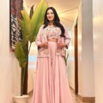 Dimple Biscuitwala Instagram - Simplicity speaks with splendour 🌸 . Wearing @mangalyam_ahmedabad Styled by @style_by_mita Jewellery by @thejewelstudiio . #showtime #showready #dimplebiscuitwalalive
