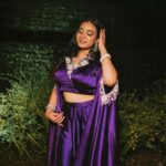 Dimple Biscuitwala Instagram - Show diaries💜 Wearing @mangalyam_ahmedabad Styled by @style_by_mita Jewellery by @thejewelstudiio . #sangeetnight #dimplebiscuitwalalive #shownight