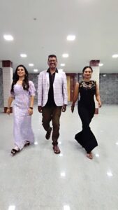 Dipti Rekha Padhi Instagram - Respected @prem.anand.official Sir🙏 the main person behind this beautiful song, he has given life to this song with his mesmerising composition and ornamented by @diptirekhaofficial and @humanesagar_official 's melodious voice. ❤ Congratulations to the team 'Ashiq Surrender Hela' for the song 'Jibanathu tu' is successfully trending over interernet. Thank you all our Instagram family and friends for giving so much love to the song. 🙏❤ Thank you @mahakal707703 @devsi143 for the reel. ❤ #jibanathutu #AshiqSurrenderHela #trendingsong #diptirekhapadhi #premanand #jayabiswas #sambhavmansingh