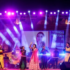 Dipti Rekha Padhi Instagram - 😊❤️Bhubaneshwar Balijtra😊❤️

#diptirekhaliveconcert #😊😊😊 #bhubaneswar #balijtra #❤️❤️❤️

👗@soulbyindian
Pic- @akshayafilms