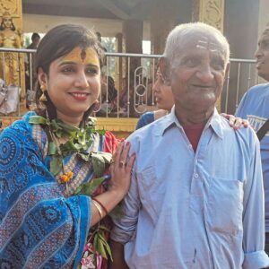 Dipti Rekha Padhi Instagram - 🙏😊
🔱🙏Omm Namha Shivaya🙏🔱
🙏Omm Baba Akhandala Mani🙏

#family❤