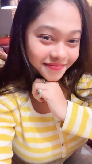 Dipti Rekha Padhi Instagram - Pyari Pyari Padmabati 🙈 #trendingreels @diptirekhaofficial di 😘

@kamalesh_chakraborty_official @lyricist_dilip_singh @sarojkumbhar @cookies_swain @karan_d_romeo 💐💐💐