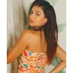 Divya Agarwal Instagram - Hello Wednesday . Makeup @dishisanghvii Styled by @sohail__mughal___ @stylingbyvictor Assisted by @styleby_antara Outfit @labelpsb