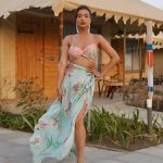Divya Agarwal Instagram - Tropical 🦩🌴 . Styled by @stylingbyvictor @sohail__mughal___ Makeup @dishisanghvii Hair @fouzikazi_makeupndhair Clicked by @deepaksfilmography . Outfit @saangi_pret @viralmantra Accessories @funkymaharani Footwear @tic_tac_toe_store . . #divyaagarwal #tropical #beachvibes #fashionista #actress #shootdiaries #workmode #fashsiongirl