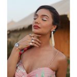 Divya Agarwal Instagram - Tropical 🦩🌴 . Styled by @stylingbyvictor @sohail__mughal___ Makeup @dishisanghvii Hair @fouzikazi_makeupndhair Clicked by @deepaksfilmography . Outfit @saangi_pret @viralmantra Accessories @funkymaharani Footwear @tic_tac_toe_store . . #divyaagarwal #tropical #beachvibes #fashionista #actress #shootdiaries #workmode #fashsiongirl