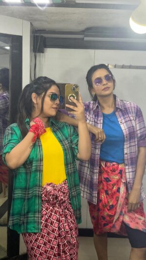 Divya Ganesh Instagram - Loved doing this video😍 we have another similar video too, comment ‘YES’ if you want us to post it too😍