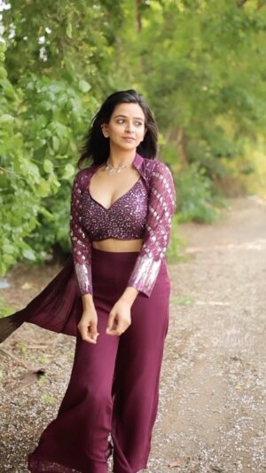 Divya Ganesh Instagram - ✨

@dhanush__photography 

@agnes110125_official
