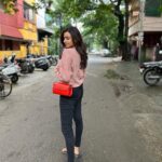 Divya Ganesh Instagram - Smart and chic handmade leather bag. Perfect for a casual walk or even a to a party . The right festive season bag 😊 #divyaganesh